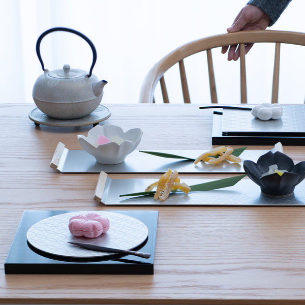 alart-aluminum-hemp-leaf-pattern-lacquerware-serving-tray-musubi-kiln-quality-japanese-tablewares-and-gifts-276420.jpg