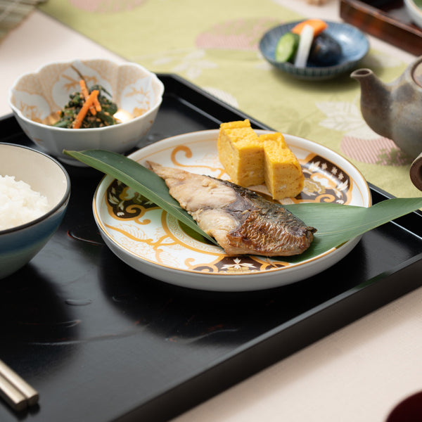 arita-porcelain-lab-japan-autumn-gold-old-imari-flat-plate-75in-musubi-kiln-quality-japanese-tablewares-and-gifts-415743.jpg