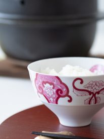 arita-porcelain-lab-japan-autumn-old-imari-floral-patter-red-rice-bowl-musubi-kiln-quality-japanese-tablewares-and-gifts-608726.jpg