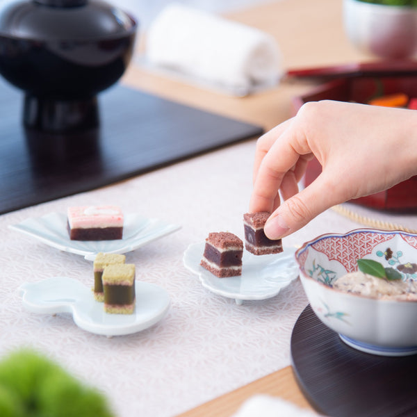 arita-porcelain-lab-yazaemon-pine-tree-fan-gourd-celadon-small-plate-set-musubi-kiln-quality-japanese-tablewares-and-gifts-586325.jpg