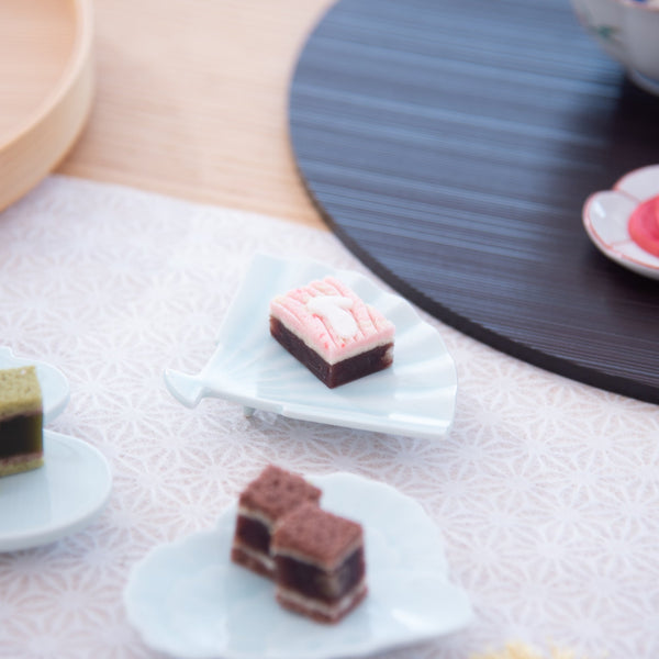 arita-porcelain-lab-yazaemon-pine-tree-fan-gourd-celadon-small-plate-set-musubi-kiln-quality-japanese-tablewares-and-gifts-936492.jpg