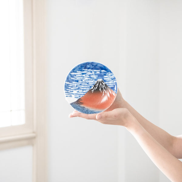 bizan-kiln-hokusai-fuji-kutani-round-plate-musubi-kiln-quality-japanese-tablewares-and-gifts-301131.jpg