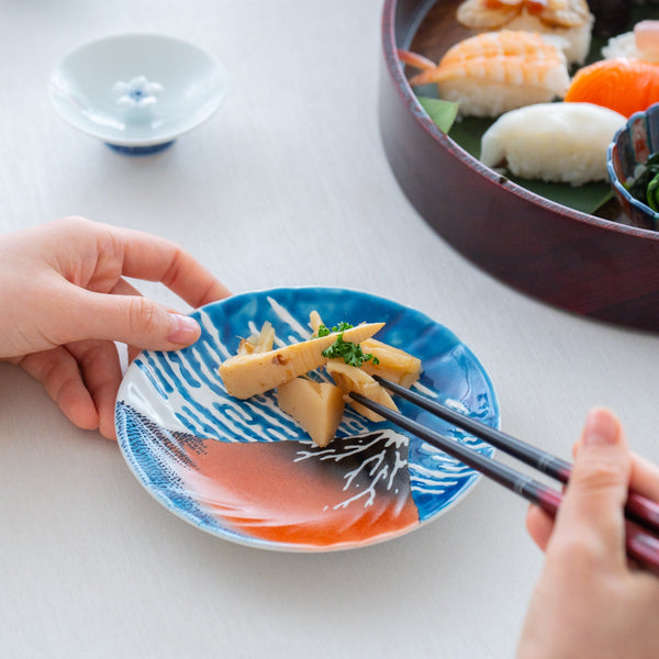 bizan-kiln-hokusai-fuji-kutani-round-plate-musubi-kiln-quality-japanese-tablewares-and-gifts-760007.jpg