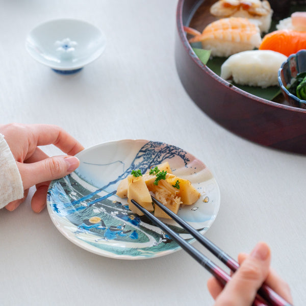bizan-kiln-hokusai-sunshu-ejiri-kutani-round-plate-musubi-kiln-quality-japanese-tablewares-and-gifts-515965.jpg