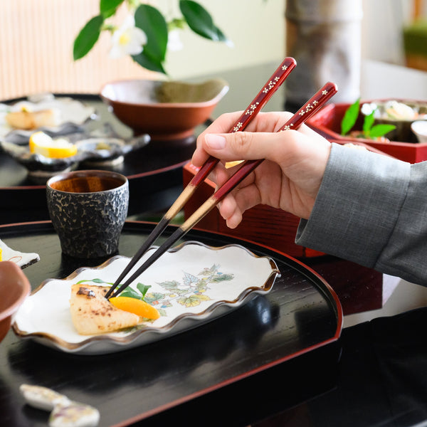 golden-sakura-yamanaka-lacquerware-set-of-two-pairs-of-chopsticks-23-cm-9-in-musubi-kiln-quality-japanese-tablewares-and-gifts-965334.jpg