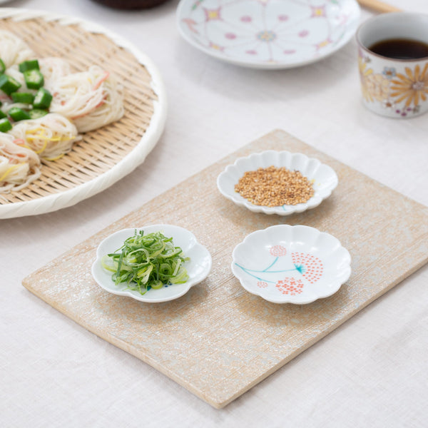 harekutani-flower-sauce-plate-set-musubi-kiln-quality-japanese-tablewares-and-gifts-223692.jpg