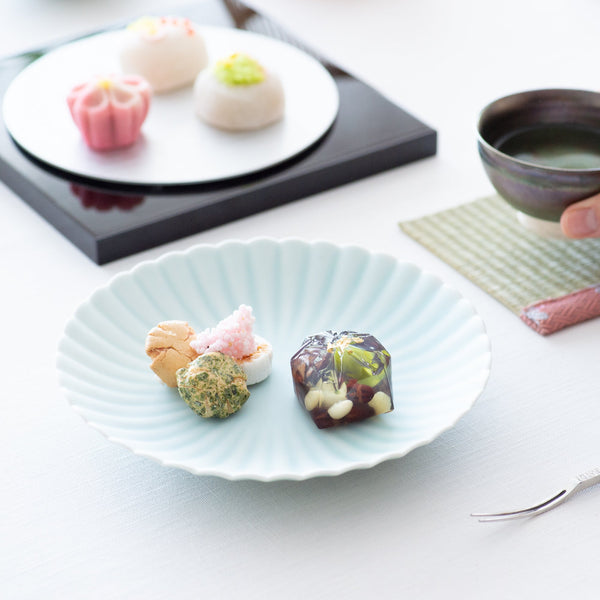 hataman-touen-moist-chrysanthemum-shape-imari-nabeshima-ware-plate-75-in-musubi-kiln-quality-japanese-tablewares-and-gifts-173408.jpg