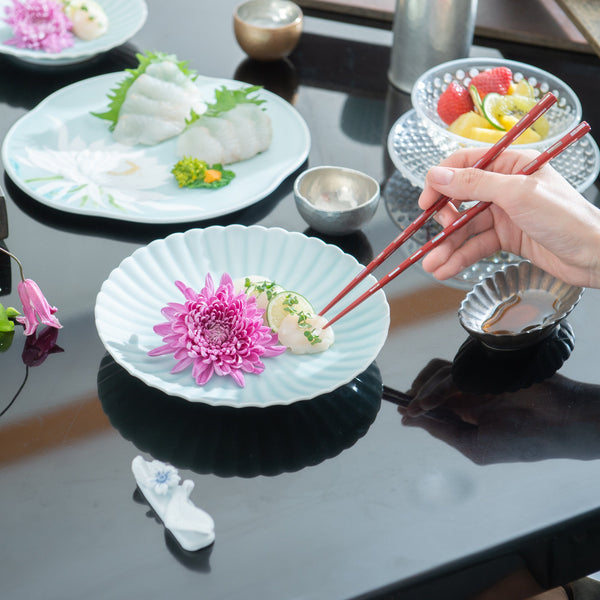 hataman-touen-moist-chrysanthemum-shape-imari-nabeshima-ware-plate-75-in-musubi-kiln-quality-japanese-tablewares-and-gifts-686902.jpg