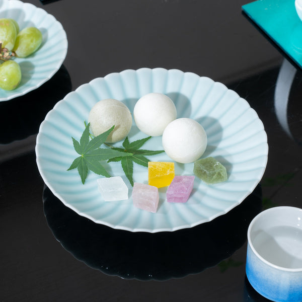 hataman-touen-moist-chrysanthemum-shape-imari-nabeshima-ware-plate-75-in-musubi-kiln-quality-japanese-tablewares-and-gifts-742368.jpg