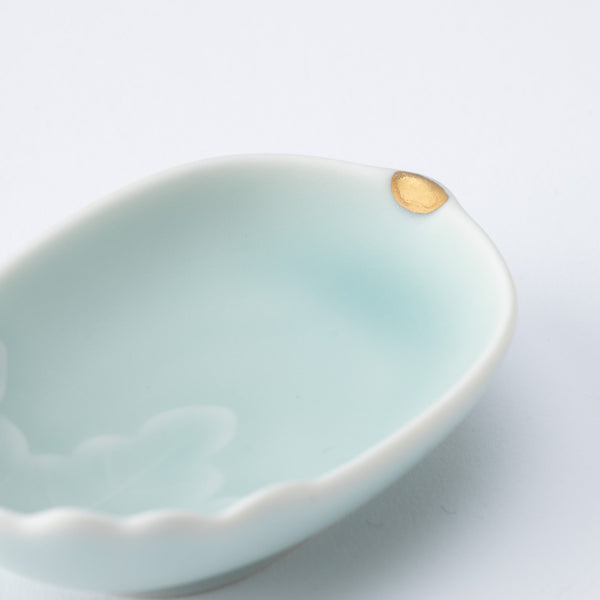 hataman-touen-moist-gold-gourd-imari-nabeshima-ware-sauce-plate-musubi-kiln-quality-japanese-tablewares-and-gifts-238276.jpg