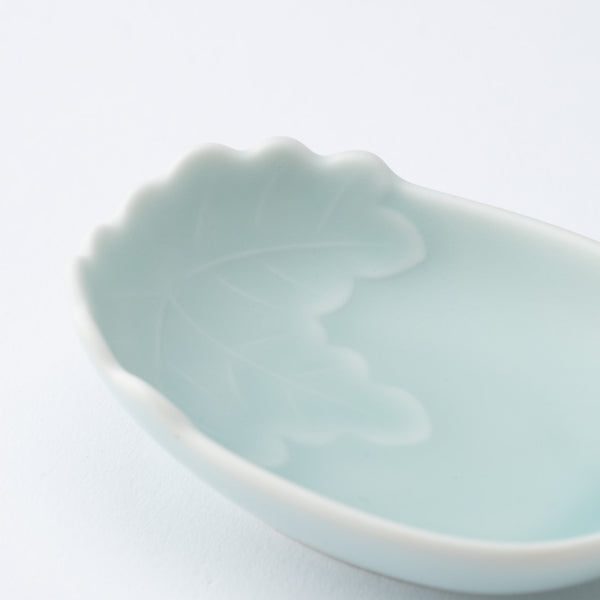 hataman-touen-moist-gold-gourd-imari-nabeshima-ware-sauce-plate-musubi-kiln-quality-japanese-tablewares-and-gifts-940874.jpg