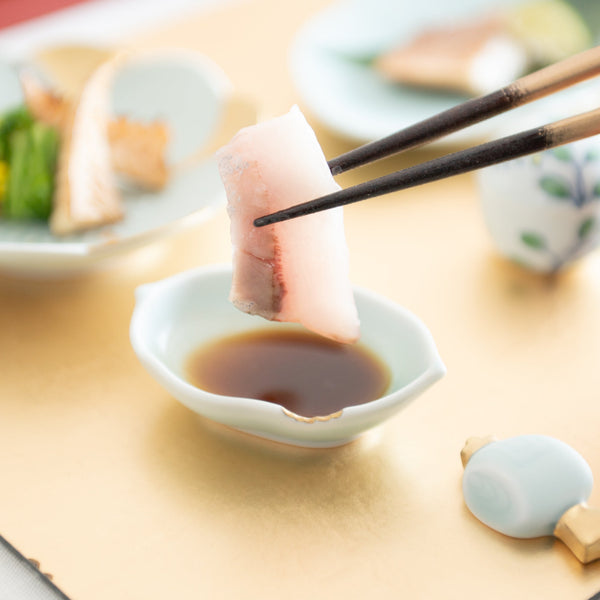 hataman-touen-moist-gold-leaf-imari-nabeshima-ware-sauce-plate-musubi-kiln-quality-japanese-tablewares-and-gifts-510035.jpg