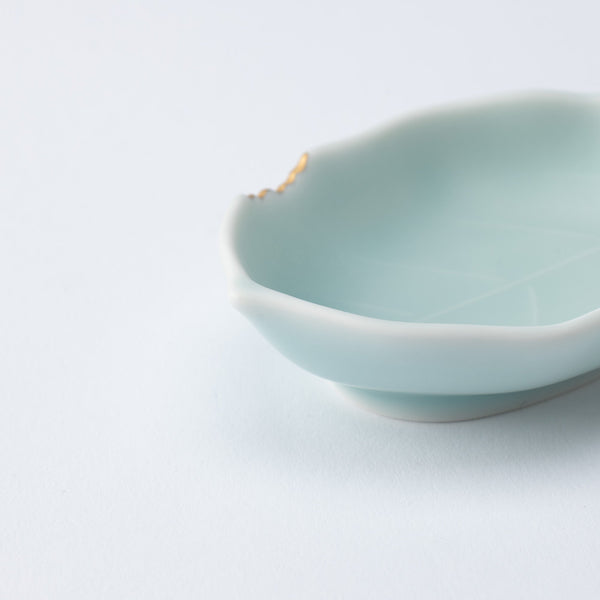 hataman-touen-moist-gold-leaf-imari-nabeshima-ware-sauce-plate-musubi-kiln-quality-japanese-tablewares-and-gifts-947152.jpg