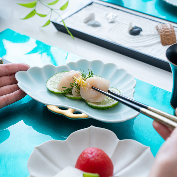 hataman-touen-moist-gold-pine-imari-nabeshima-ware-plate-musubi-kiln-quality-japanese-tablewares-and-gifts-400541.jpg