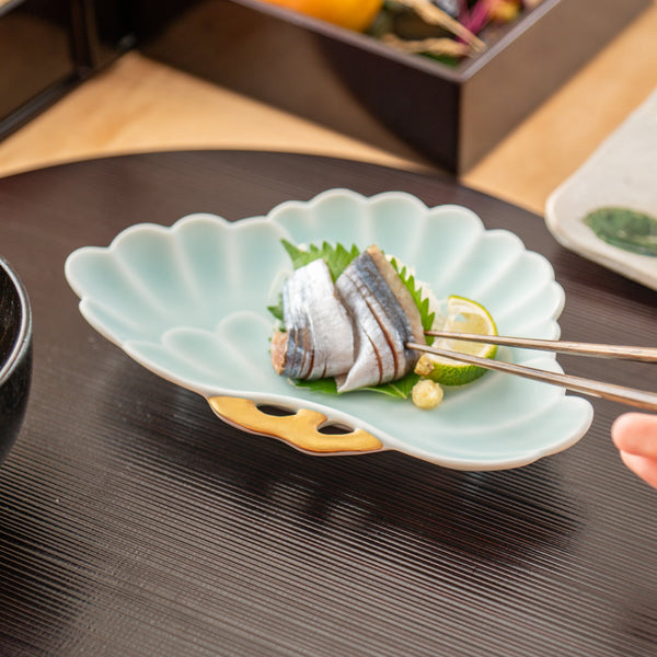 hataman-touen-moist-gold-pine-imari-nabeshima-ware-plate-musubi-kiln-quality-japanese-tablewares-and-gifts-433896.jpg