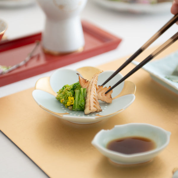hataman-touen-moist-gold-plum-blossom-imari-nabeshima-ware-side-plate-musubi-kiln-quality-japanese-tablewares-and-gifts-130595.jpg