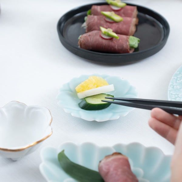 hataman-touen-moist-sakura-imari-nabeshima-ware-sauce-plate-musubi-kiln-quality-japanese-tablewares-and-gifts-282551.jpg
