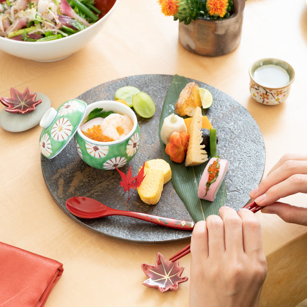 hibino-ash-glaze-mino-ware-footed-round-plate-98-in-musubi-kiln-quality-japanese-tablewares-and-gifts-107136.jpg