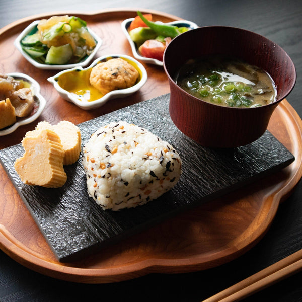 hibino-tanka-black-mino-ware-rectangle-plate-104in-musubi-kiln-quality-japanese-tablewares-and-gifts-335296.jpg