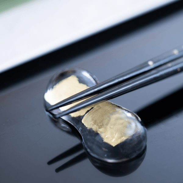 hirota-black-gold-leaf-edo-glass-chopstick-rest-set-musubi-kiln-quality-japanese-tablewares-and-gifts-538115.png