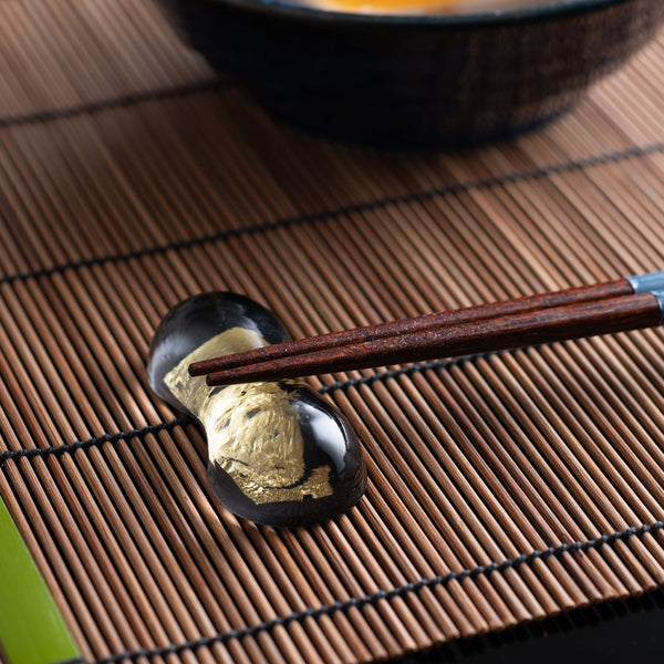 hirota-black-gold-leaf-edo-glass-chopstick-rest-set-musubi-kiln-quality-japanese-tablewares-and-gifts-898603.jpg