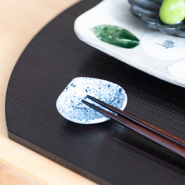 hozan-kiln-ink-sprayed-shell-kyo-ware-chopstick-rest-set-musubi-kiln-quality-japanese-tablewares-and-gifts-880659.jpg