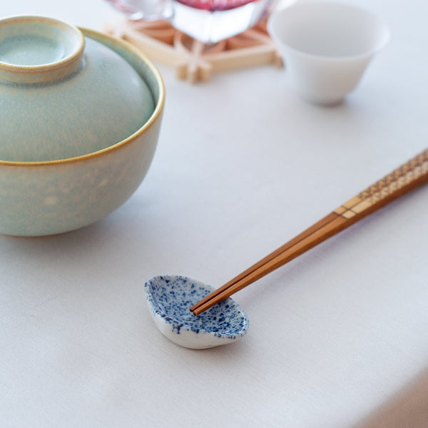 hozan-kiln-ink-sprayed-shell-kyo-ware-chopstick-rest-set-musubi-kiln-quality-japanese-tablewares-and-gifts-891259.jpg