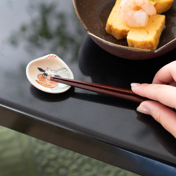 hozan-kiln-shell-shaped-shishi-mai-and-shimenawa-kyo-ware-chopstick-rest-set-musubi-kiln-quality-japanese-tablewares-and-gifts-827145.jpg