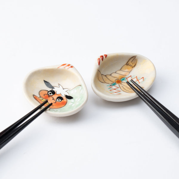 hozan-kiln-shell-shaped-shishi-mai-and-shimenawa-kyo-ware-chopstick-rest-set-musubi-kiln-quality-japanese-tablewares-and-gifts-901619.jpg