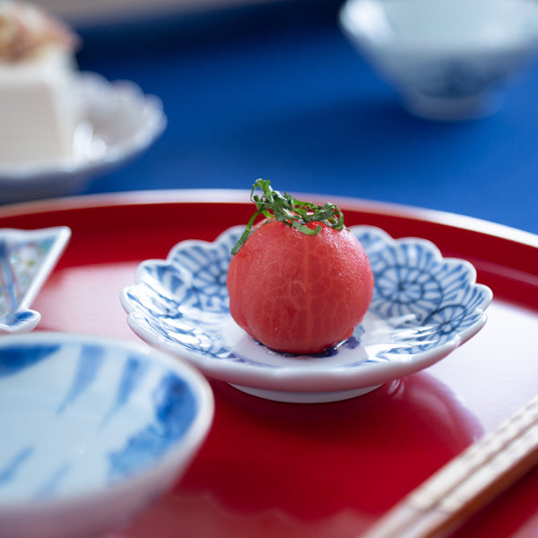keizan-kiln-arabesque-arita-chrysanthemum-shaped-sauce-plate-musubi-kiln-quality-japanese-tablewares-and-gifts-162425.jpg