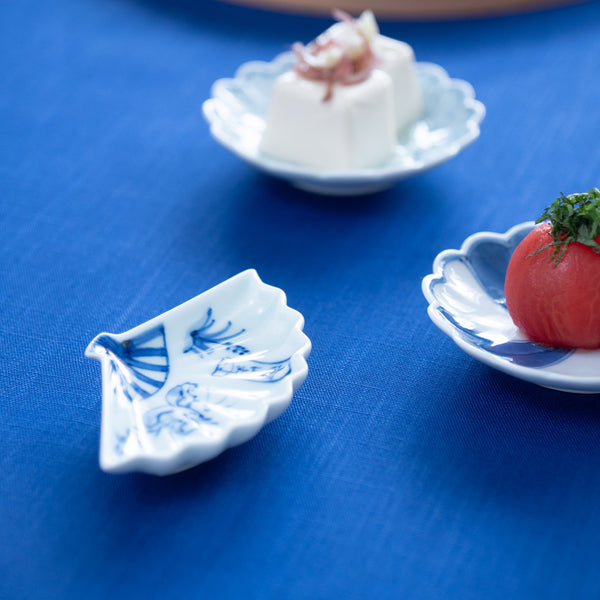 keizan-kiln-choju-giga-arita-fan-shaped-sauce-plate-musubi-kiln-quality-japanese-tablewares-and-gifts-712448.jpg