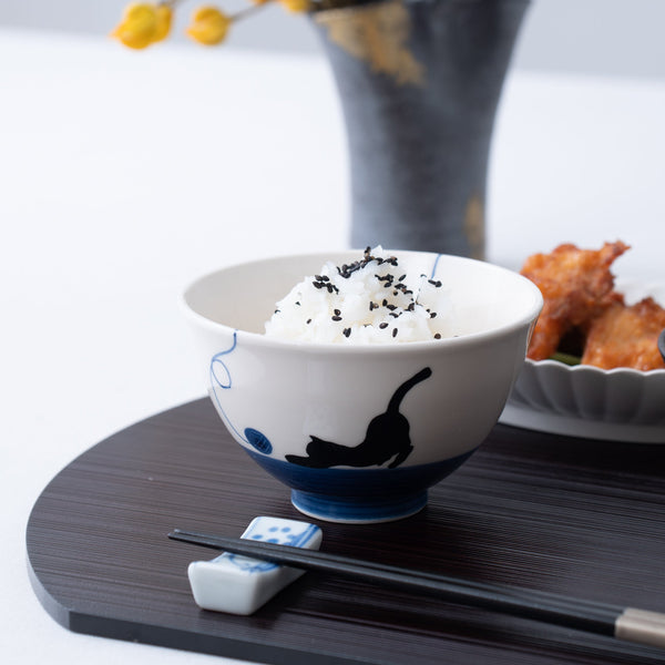 kikusho-kiln-blue-yarn-cat-hasami-japanese-rice-bowl-musubi-kiln-quality-japanese-tablewares-and-gifts-360020.jpg