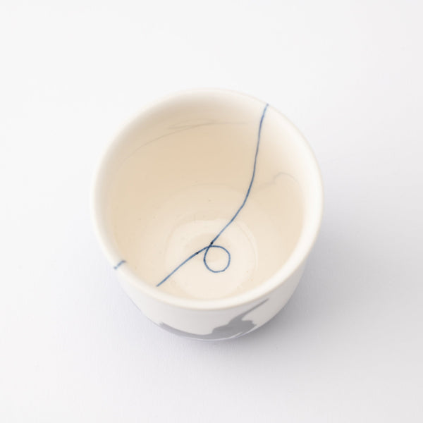 kikusho-kiln-blue-yarn-cat-hasami-yunomi-japanese-teacup-musubi-kiln-quality-japanese-tablewares-and-gifts-180297.jpg