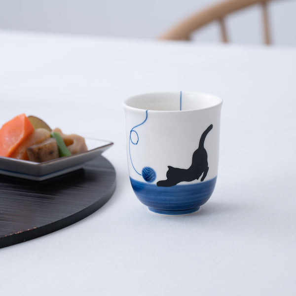 kikusho-kiln-blue-yarn-cat-hasami-yunomi-japanese-teacup-musubi-kiln-quality-japanese-tablewares-and-gifts-869847.jpg