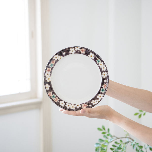 kokuzou-kiln-sakura-and-autumn-leaves-kutani-round-plate-musubi-kiln-quality-japanese-tablewares-and-gifts-104642.jpg