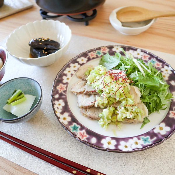 kokuzou-kiln-sakura-and-autumn-leaves-kutani-round-plate-musubi-kiln-quality-japanese-tablewares-and-gifts-989128.jpg