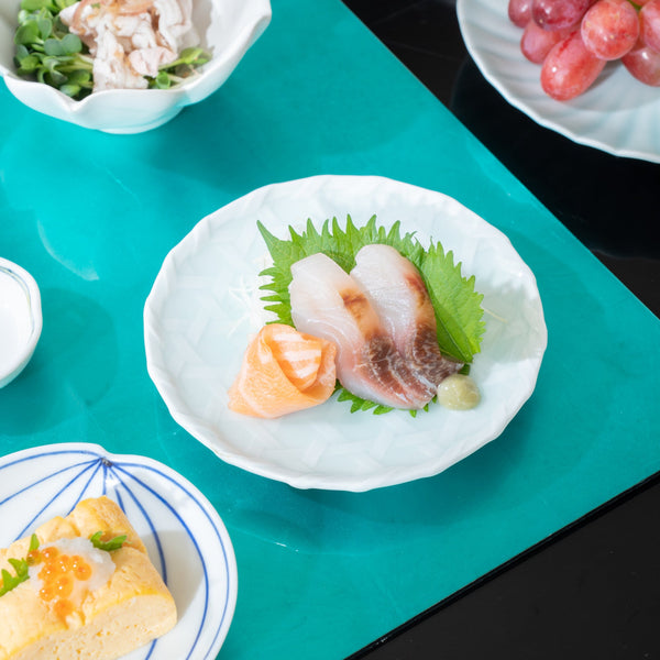 kosen-kiln-medaka-rice-fish-chrysanthemum-imari-nabeshima-ware-sauce-plate-musubi-kiln-quality-japanese-tablewares-and-gifts-753174.jpg