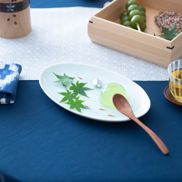 kosen-kiln-medaka-rice-fish-imari-nabeshima-ware-oval-plate-musubi-kiln-quality-japanese-tablewares-and-gifts-556643.jpg