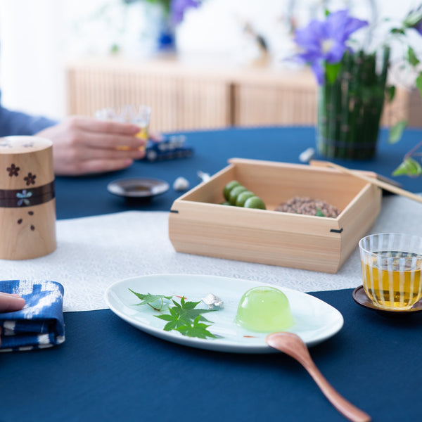 kosen-kiln-medaka-rice-fish-imari-nabeshima-ware-oval-plate-musubi-kiln-quality-japanese-tablewares-and-gifts-620173.jpg