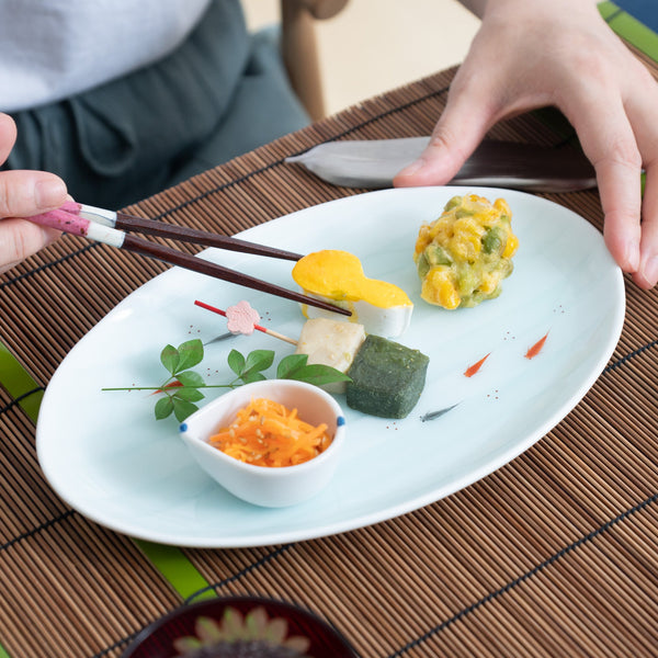 kosen-kiln-medaka-rice-fish-imari-nabeshima-ware-oval-plate-musubi-kiln-quality-japanese-tablewares-and-gifts-904288.jpg