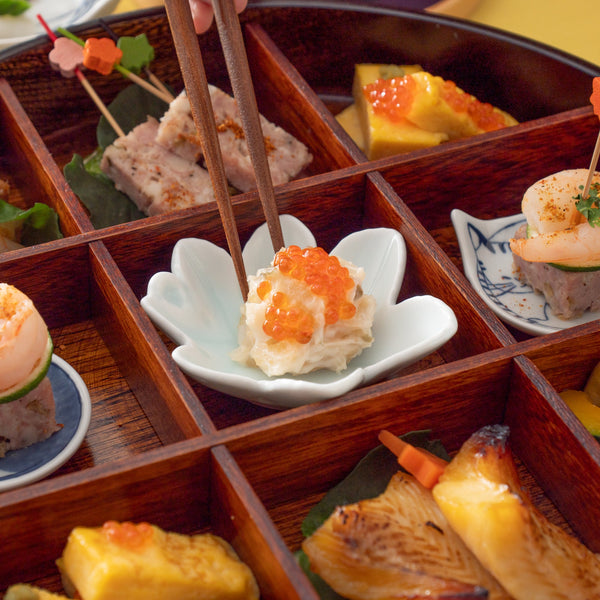 kosen-kiln-medaka-rice-fish-maple-leaf-imari-nabeshima-ware-sauce-plate-musubi-kiln-quality-japanese-tablewares-and-gifts-782158.jpg