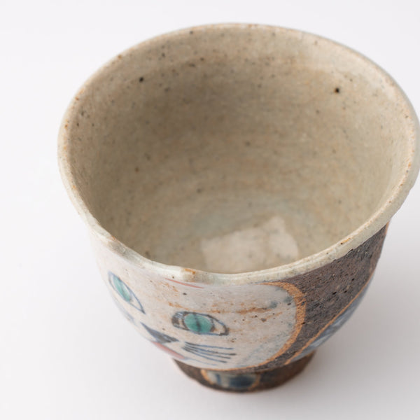 kousai-kiln-playful-cat-hasami-small-yunomi-japanese-teacup-musubi-kiln-quality-japanese-tablewares-and-gifts-193676.jpg