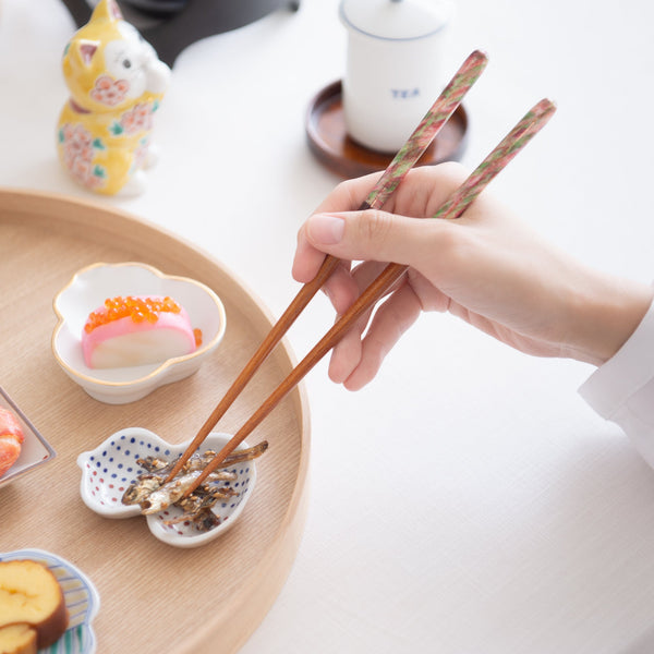 matsukan-crystal-komorebi-wakasa-lacquerware-chopsticks-set-225-cm-89-in-with-chopstick-rests-set-of-two-musubi-kiln-quality-japanese-tablewares-and-gifts-926796.jpg