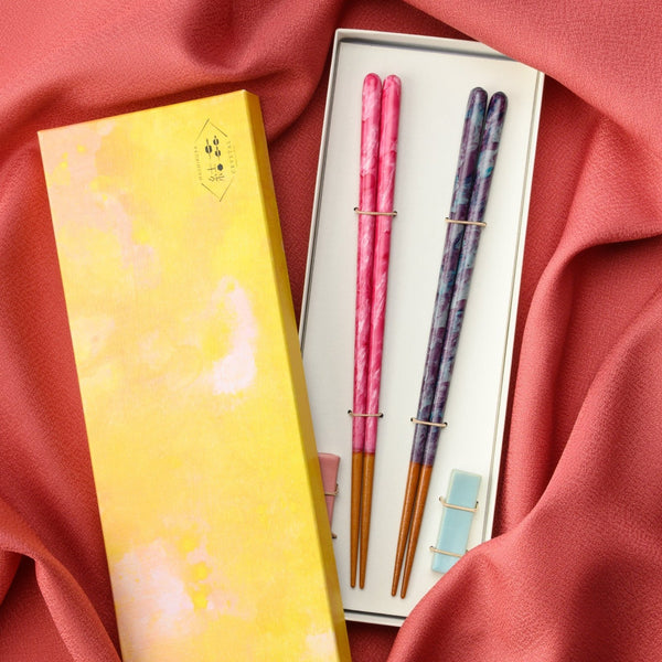 matsukan-crystal-moss-pink-and-wisteria-wakasa-lacquerware-chopsticks-set-225-cm-89-in-with-chopstick-rests-set-of-two-musubi-kiln-quality-japanese-tablewares-a-270280.jpg