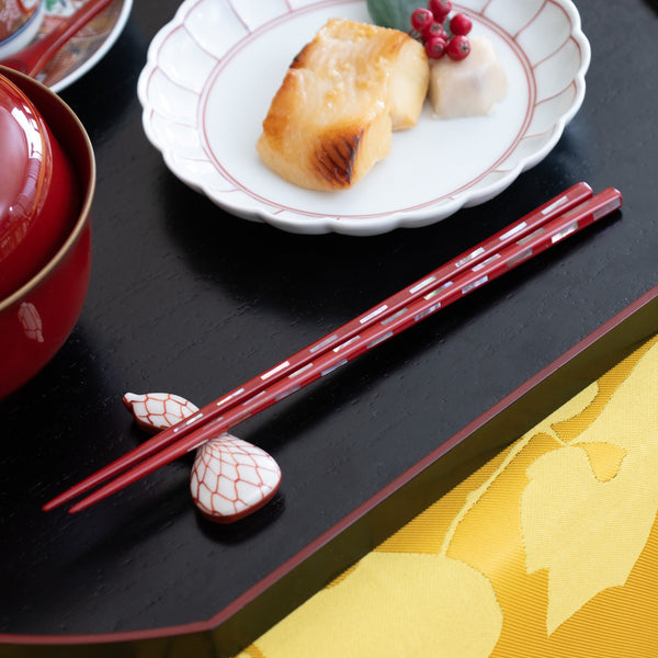matsukan-kai-kiriko-wakasa-lacquerware-set-of-two-pairs-of-chopsticks-235-cm-93-in-215-cm-85-in-musubi-kiln-quality-japanese-tablewares-and-gifts-823787.jpg
