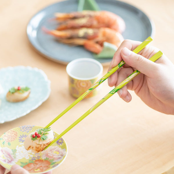 matsukan-rimpa-pine-and-bamboo-wakasa-lacquerware-set-of-two-pairs-of-chopsticks-23-cm-91-in-musubi-kiln-quality-japanese-tablewares-and-gifts-856821.jpg
