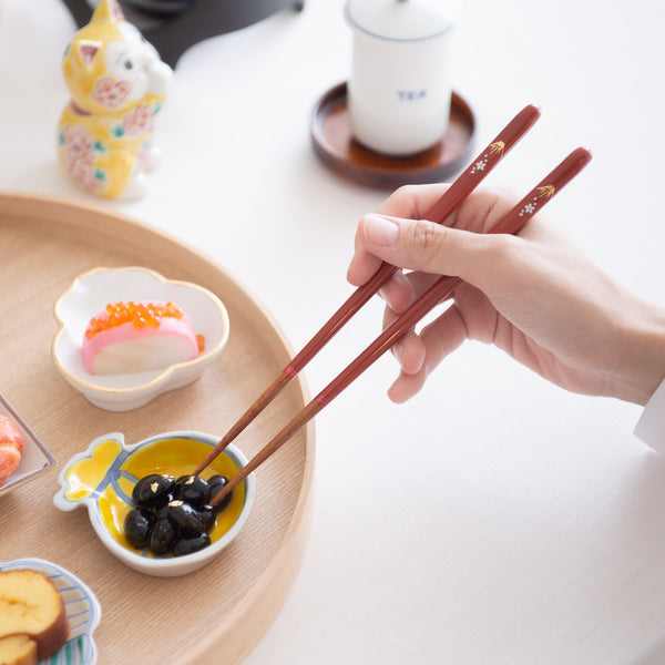 matsukan-sakura-fuji-wakasa-lacquerware-set-of-two-pairs-of-chopsticks-23-cm-91-in-215-cm-85-in-with-chopstick-rests-set-of-two-musubi-kiln-quality-japanese-tab-112054.jpg