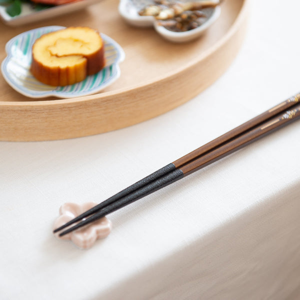 matsukan-sakura-petals-wakasa-lacquerware-set-of-two-pairs-of-chopsticks-23-cm-91-in-21-cm-83-in-with-chopstick-rests-set-of-two-musubi-kiln-quality-japanese-ta-727784.jpg