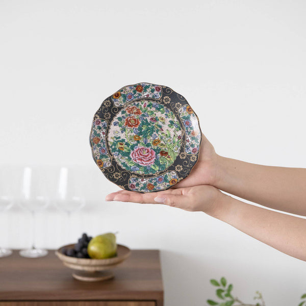 nishiki-e-kutani-round-plate-set-musubi-kiln-quality-japanese-tablewares-and-gifts-898796.jpg