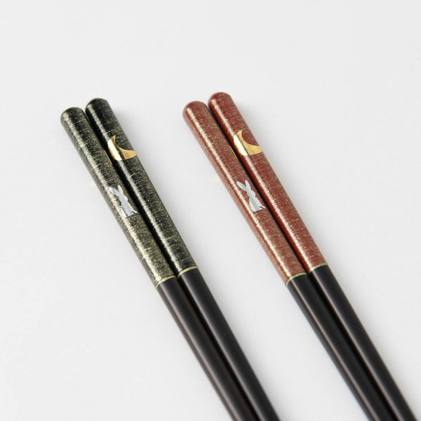 rabbits-under-the-moon-yamanaka-lacquerware-set-of-two-pairs-of-chopsticks-225-cm-89-in-21-cm-83-in-musubi-kiln-quality-japanese-tablewares-and-gifts-623716.jpg